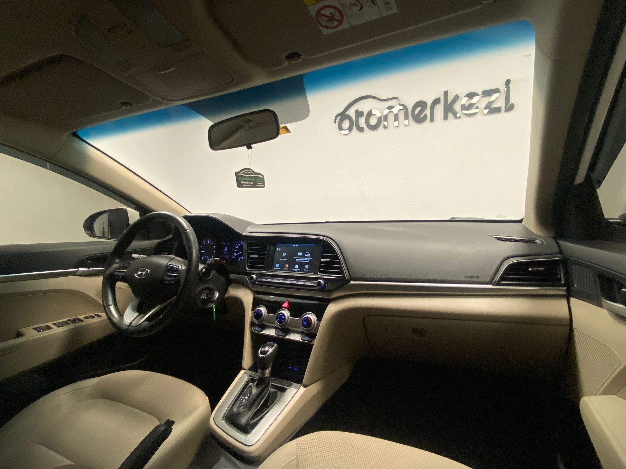 HYUNDAI ELANTRA 16